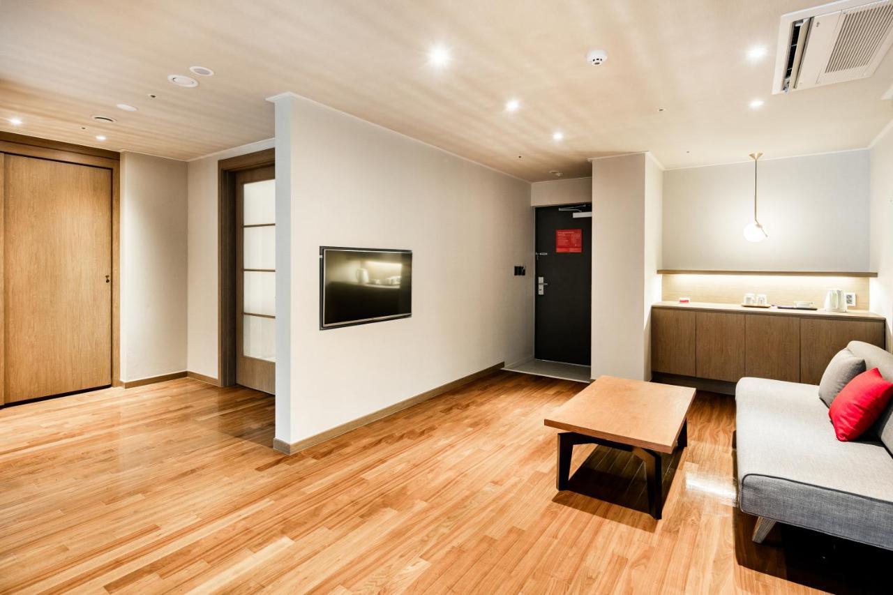 Hotel Ramada And Namdaemun 4*