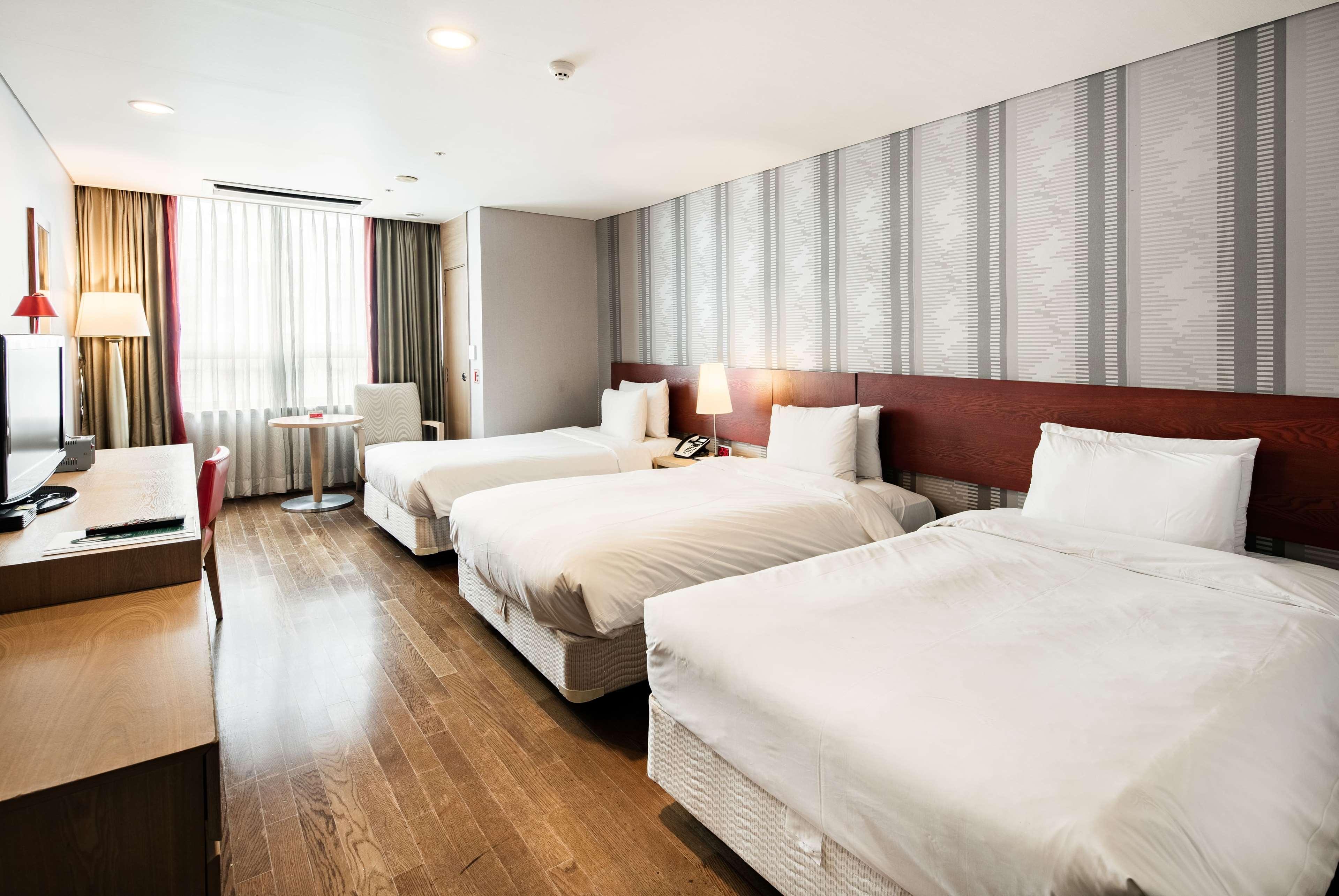 Ramada And Namdaemun 4*