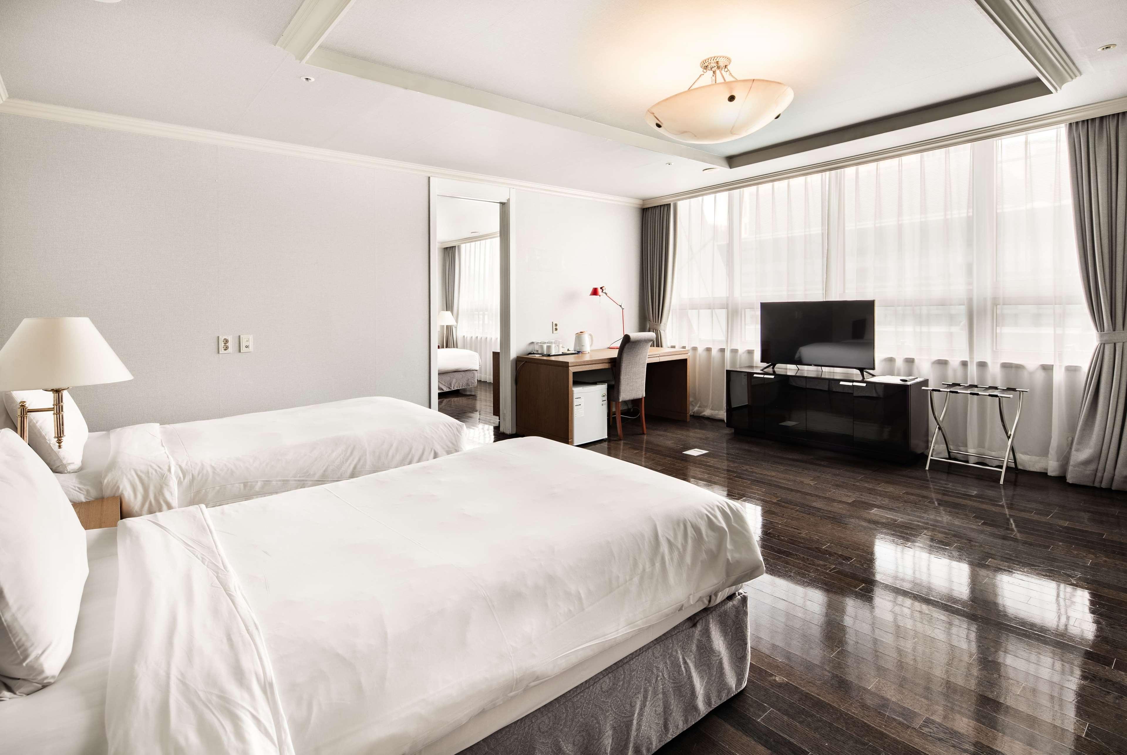 Ramada And Namdaemun Hotel 4*