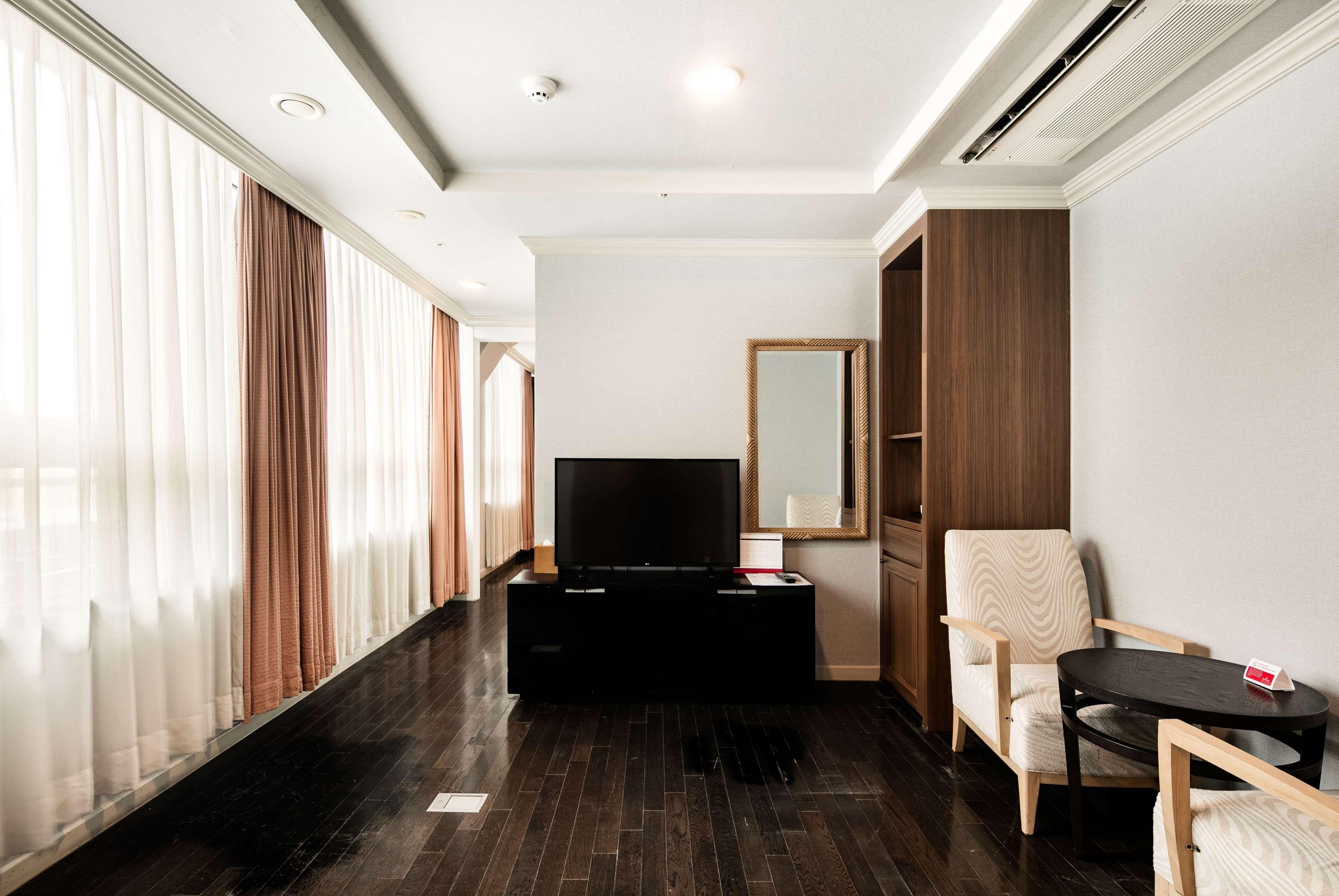 Ramada And Namdaemun Hotel Seoul