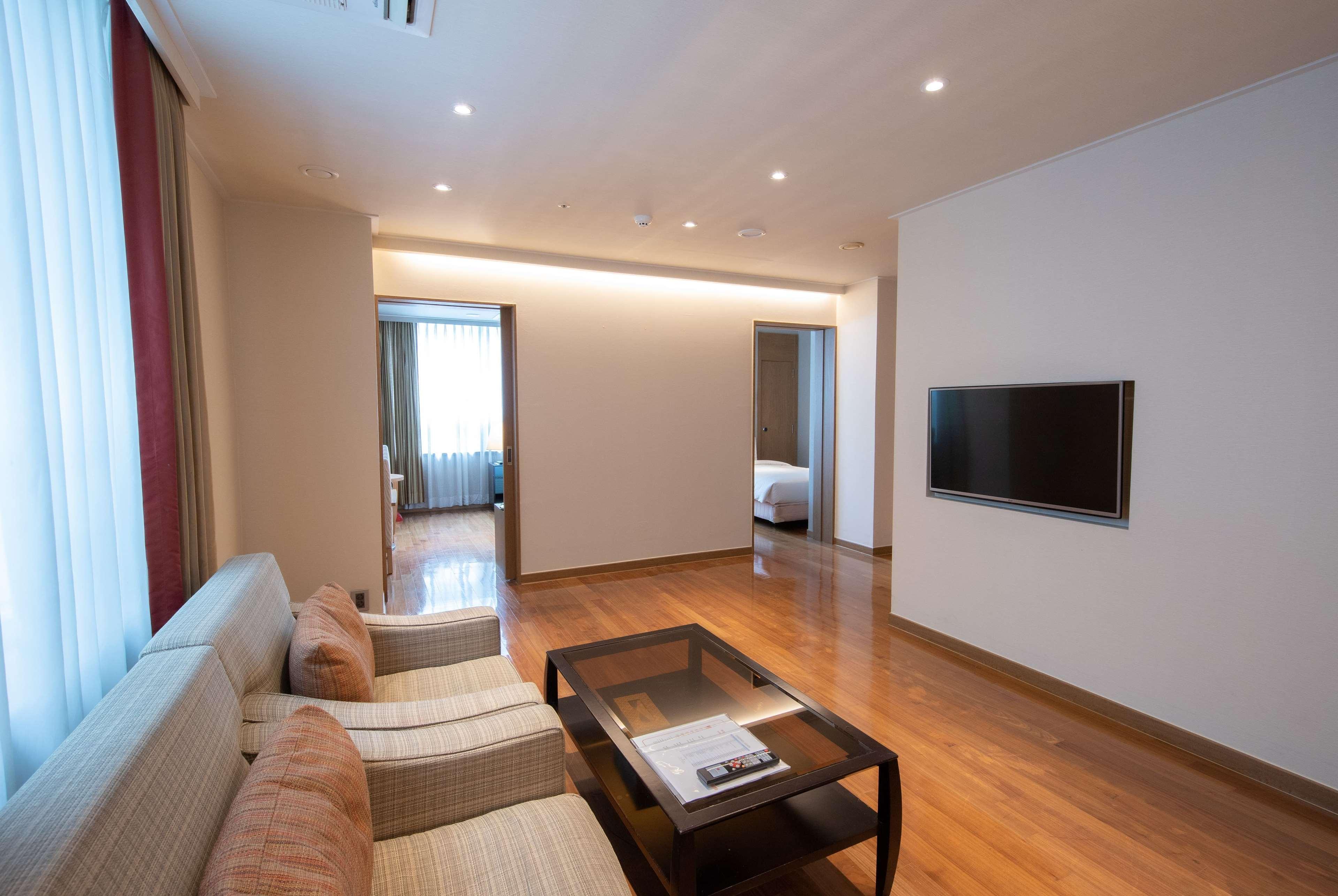 Ramada And Namdaemun Hotel 4*