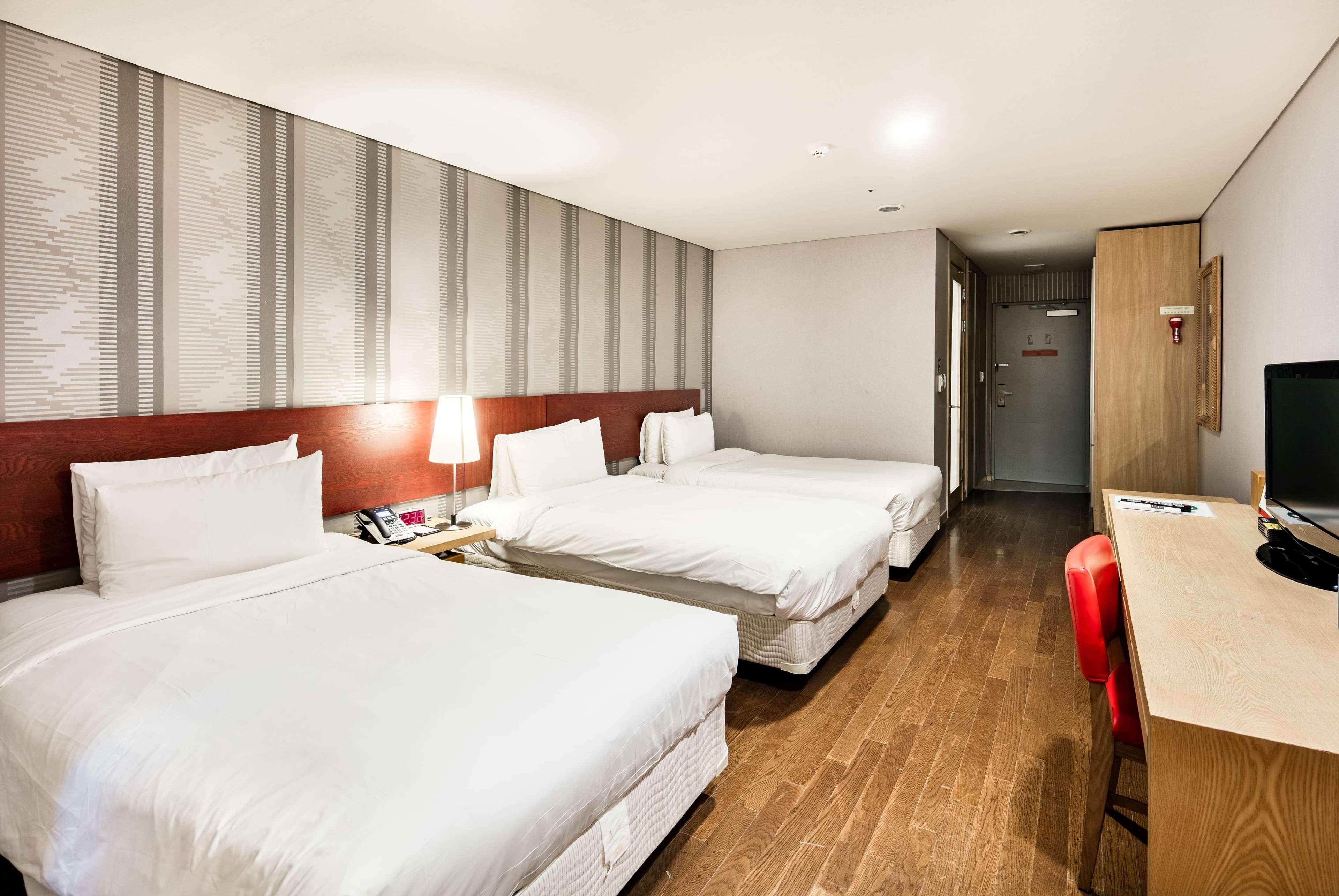 Ramada And Namdaemun Seoul