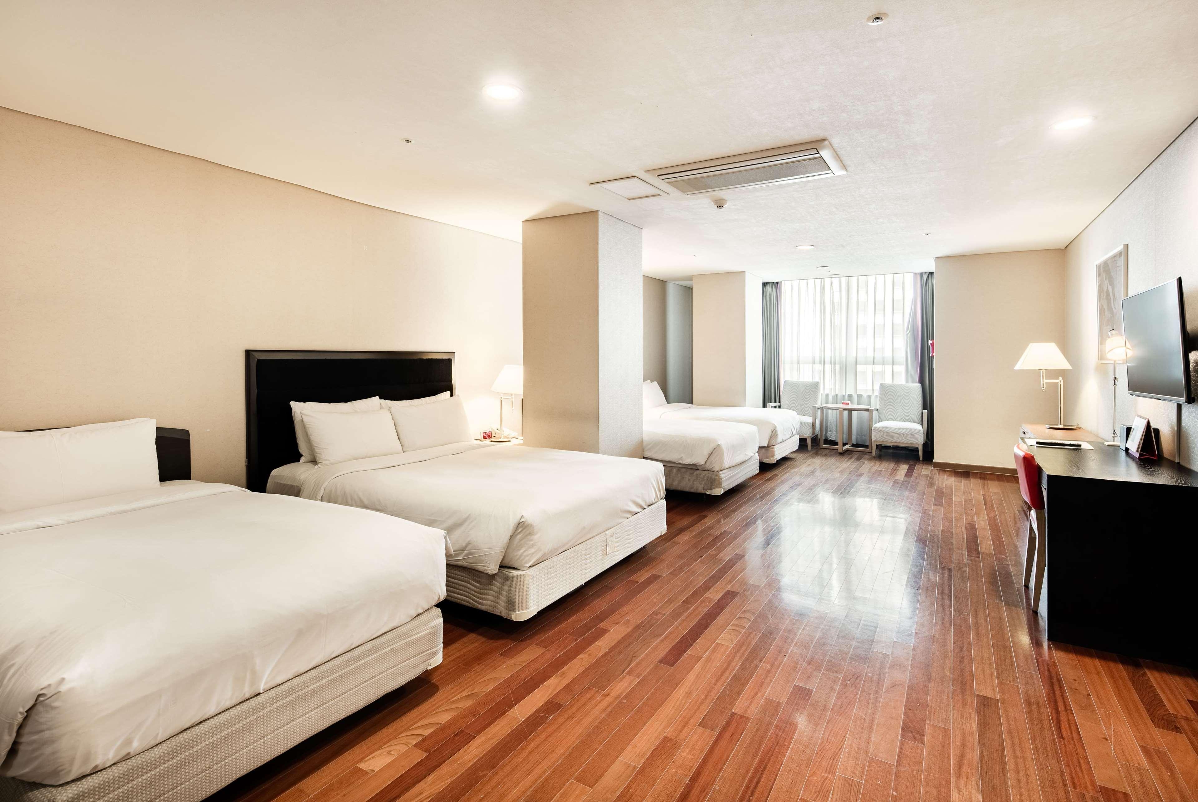 Ramada And Namdaemun 4*