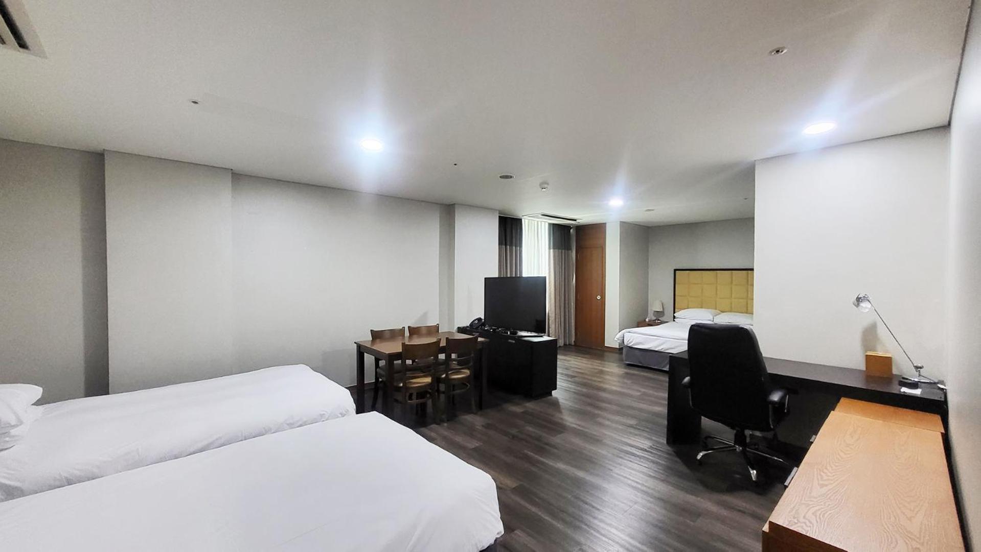 Ramada And Namdaemun Hotel 4*