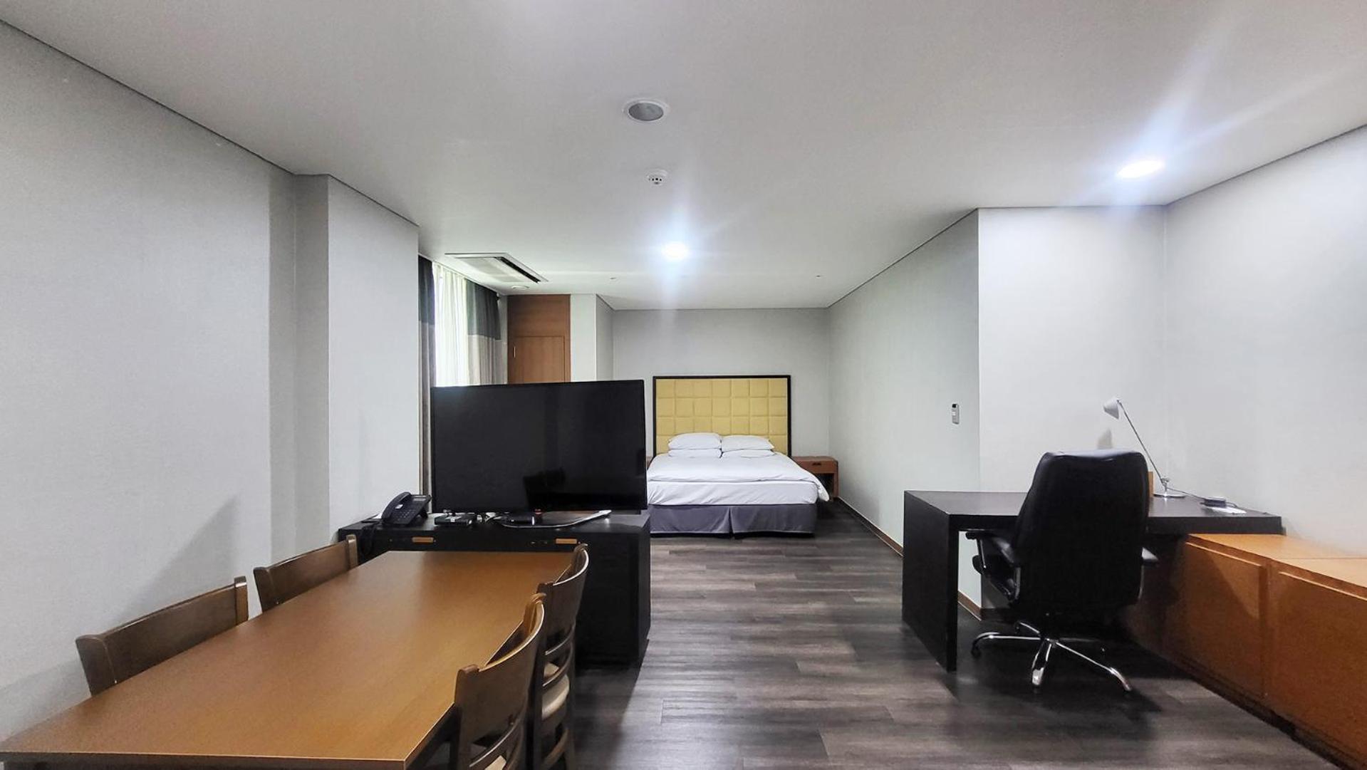 Ramada And Namdaemun Hotel