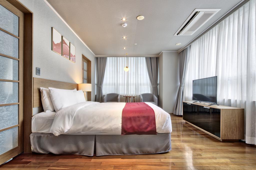 Ramada And Namdaemun 4*